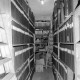 Archiv der Region Hannover, ARH NL Mellin 02-148/0012, Akten und Bücher in einem Archivraum