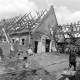 Archiv der Region Hannover, ARH NL Mellin 02-173/0003, Zerstörtes Gebäude nach einem Brand auf einem Bauernhof