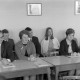 Archiv der Region Hannover, ARH NL Mellin 02-174/0014, Personen bei einem Treffen
