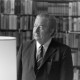 ARH NL Mellin 02-183/0001, Herr in einer Bibliothek