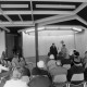 ARH NL Mellin 02-184/0005, Gottesdienst im Kirchensaal des Gemeindezentrums der Ev.-luth. St.-Paulus-Kirchengemeinde, Burgdorf