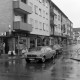 Archiv der Region Hannover, ARH NL Mellin 02-185/0007, Blick auf den Kiosk und die Geschäfte an der Ecke Grünstraße/Burgdorfer Straße, Lehrte