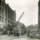 Archiv der Region Hannover, ARH Slg. Mütze 004, Trümmerräumung in der Celler Straße (heute Lister Meile), Ecke Drostestraße mit Blick zur Wedekindstraße, mit französischen Kriegsgefangenen im Vordergrund, Hannover