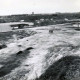 Archiv der Region Hannover, ARH Slg. Mütze 086, Schuttanfuhr nur durch Lastzüge auf dem Kippgelände Bothfelder Straße (heute Holzwiesen), zwischen Constatinstraße und Mittellandkanal, Hannover