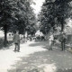 Archiv der Region Hannover, ARH Slg. Mütze 323, Hermann-Bahlsen-Allee, im Hintergrund (links) Spannhagengarten, Hannover