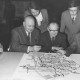 Stadtarchiv Neustadt a. Rbge., ARH Slg. Bartling 9, Baugebiet Silbernkamp im Modell