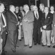Stadtarchiv Neustadt a. Rbge., ARH Slg. Bartling 62, Steh-Empfang einer Besuchergruppe durch den Bürgermeister Henry Hahn