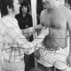 ARH Slg. Bartling 213, Überreichung einer Medaille an den Schwimmmeister Helmut Janßen