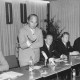 Stadtarchiv Neustadt a. Rbge., ARH Slg. Bartling 236, Dr. Rainer Barzel (MdB) als Redner bei einer CDU-Veranstaltung in Amedorf