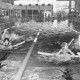 Stadtarchiv Neustadt a. Rbge., ARH Slg. Bartling 402, Kinder beim Plantschen im Schwimmerbecken des Hallenbades, Neustadt a. Rbge.