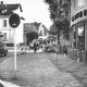 Stadtarchiv Neustadt a. Rbge., ARH Slg. Bartling 558, Wunstorfer Straße / Ecke Lindenstraße, Reparatur des Fußwegs