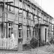 Stadtarchiv Neustadt a. Rbge., ARH Slg. Bartling 923, Nienburger Straße 28, Rosenkrug (Kreisbildstelle), eingerüstet für die Renovierung, Neustadt a. Rbge.