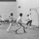 ARH Slg. Bartling 1964, Hallenfußballer in der TSV-Sporthalle beim Angriff auf das Tor, Blick vom Spielfeldrand, Neustadt a. Rbge.