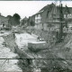 ARH Slg. Bartling 3211, Bahnunterführung Landwehr, Ausgebaggerter Trog auf der westlichen Seite, Einrammung der Spundbohlen, Neustadt a. Rbge.