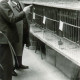 ARH Slg. Bartling 3622, Landrat Friedrich Meyer aus Mardorf, geführt von N. N. (l.), beim Besuch einer Geflügel-Ausstellung in der Gastwirtschaft Walter Rubrecht, Landwehr 26, Neustadt a. Rbge.
