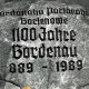 Stadtarchiv Neustadt a. Rbge., ARH Slg. Bartling 3917, Gedenkstein (Findling) zur 1100-Jahrfeier von Bordenau