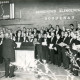 ARH Slg. Bartling 3937, "Singendes, klingendes Bordenau" in der Turnhalle, Auftritt des Männergesangvereins unter dem Dirigat von Gerhard Bruns auf der Bühne, Bordenau