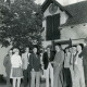 Stadtarchiv Neustadt a. Rbge., ARH Slg. Bartling 4025, Neustädter Honoratioren auf dem Bauernhof Jendritza zu Gast, Esperke