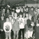 ARH Slg. Bartling 4111, Gruppenbild mit fünf Erwachsenen beim Kinderkarneval der Schützengesellschaft, Eilvese
