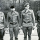 ARH Slg. Bartling 4345, Auszeichnung von einem zivilen Mitarbeiter und vier Soldaten (darunter Verleihung eines Ehrenkreuzes an den Soldaten Hankemeier (2. v. r.)) durch den Luttmersener Bataillonskommandeur OTL Friedel Eggelmeyer (alle in Arbeitsuniform), Luttmersen