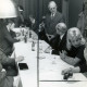 Stadtarchiv Neustadt a. Rbge., ARH Slg. Bartling 4433, Sitzung des Aufsichtsrats der Kreissparkasse Neustadt, u. a.  mit Helmut Krautter, stehend, Mandelsloh