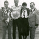 ARH Slg. Bartling 4642, Gruppenbild mit drei Königen und einer Königin, mit Insignien nebeneinander stehend (2 Ex.) beim Schützenfest, Metel