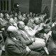 ARH Slg. Bartling 4934, Mit Beifall klatschenden Menschen vollbesetzer Saal bei einer Prämien-Spar-Verlosung, Blick von der Seite, Scharrel