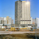 Archiv der Region Hannover, ARH Slg. Bürgerbüro 485, Gelände der ehemaligen Lindener Aktien-Brauerei  nach dem Abriss mit Blick auf das Ihme-Zentrum, Linden