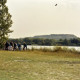 Archiv der Region Hannover, ARH Slg. Bürgerbüro 643, Mitglieder des Bürgerbüros für Stadtentwicklung Hannover e. V. beim Zwischenstopp am Altwarmbüchener See während einer Radtour, Hannover