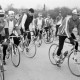 ARH Slg. Weber 02-015/0014, Rennradfahrer beim Start? eines Rennens