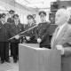 Archiv der Region Hannover, ARH Slg. Weber 02-017/0013, Bürgermeister Helmut Oberheide hält eine Rede beim Zeltfest zum Jubiläum der Ortsfeuerwehr Everloh, Gehrden