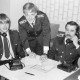 ARH Slg. Weber 02-020/0007, Sprechfunkerlehrgang für junge Mitglieder der Feuerwehr aus Gehrden, Everloh und Ditterke mit v.l. Carsten Weschen, Reiner Kunze und Albert Fricke