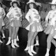 Archiv der Region Hannover, ARH Slg. Weber 02-027/0001, Aufritt der Tanzmädchen vom Hannoverschen Carnevalsclub im Schützenhaus Ottomar v. Reden, Gehrden