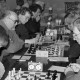 Archiv der Region Hannover, ARH Slg. Weber 02-035/0015, Mitglieder der Schachvereinigung Calenberg bei einer Vereinsmeisterschaft