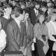 Archiv der Region Hannover, ARH Slg. Weber 02-041/0003, Ausgabe der Abiturzeugnisse an den Abitur Jahrgang 1985 am Matthias-Claudius-Gymnasium, Gehrden