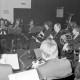 Archiv der Region Hannover, ARH Slg. Weber 02-042/0005, Auftritt der Musikkapelle der Feuerwehr Gehrden mit dem Kapellmeister Kurt Lambrecht in der Festhalle, Gehrden