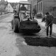 Archiv der Region Hannover, ARH Slg. Weber 02-042/0009, Ausbesserungsarbeiten an der Große Bergstraße, Alt-Gehrden