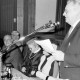Archiv der Region Hannover, ARH Slg. Weber 02-074/0013, Vorsitzender Friedrich Kirchhof bei der Mitgliederversammlung des Gemischten Chores Harmonie Gehrden in der Festhalle, Gehrden