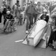 Archiv der Region Hannover, ARH Slg. Weber 02-076/0013, Kinder bei einem Seifenkistenrennen der Jugendpflege Gehrden auf einem Kinderfest
