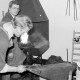 ARH Slg. Weber 02-094/0017, Albert Brock (links) und zwei weitere Männer beim Hufeisen schmieden