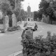 ARH Slg. Weber 02-116/0013, Deisterstraße in der Ortsdurchfahrt Lemmie, im Hintergrund das alte Feuerwehrhaus
