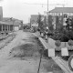 Archiv der Region Hannover, ARH Slg. Weber 02-122/0005, Straßenbau nach Tiefbauarbeiten im Baugebiet "Langes Feld", Gehrden
