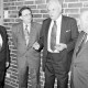 Archiv der Region Hannover, ARH Slg. Weber 02-123/0014, V.l. ehem. Bürgermeister Helmut Oberheide, Bürgermeister Heinrich Berkefeld, Bauamtsleiter Hermann Nasemann und ehem. Bürgermeister Gerhard Oberkönig bei der Verabschiedung von Nasemann in den Ruhestand, Gehrden