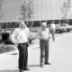 ARH Slg. Weber 02-124/0005, V.l. Hans-Wilhelm Holte und N.N. als Teil einer Besuchergruppe aus Gehrden bei der Besichtigung des Atomkraftwerks in Grohnde