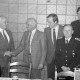 ARH Slg. Weber 02-125/0015, V.l. Bürgermeister Helmut Oberheide, Werner Burose, Stadtdirektor Hans Bildhauer, Friedrich Rascher und Stadtbrandmeister Fritz Narten bei einer Urkundenübergabe der Ortsfeuerwehr Ditterke im Gasthaus von Erna und Günter Hogrefe, Ditterke
