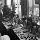 Archiv der Region Hannover, ARH Slg. Weber 02-130/0018, Ein Osterbasar? für handgefertigte Strickwaren