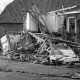 Archiv der Region Hannover, ARH Slg. Weber 02-137/0008, Überreste eines Gebäudeabriss an der Neue Straße / Kirchstraße, Gehrden