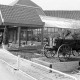 Archiv der Region Hannover, ARH Slg. Weber 02-137/0009, Außenansicht auf das Gartencenter Behre an der Dammstraße, Alt-Gehrden