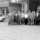 ARH Slg. Weber 02-141/0006, Gruppenfoto vor der Autowerkstatt FIAT-Blank, Ditterke