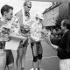 Archiv der Region Hannover, ARH Slg. Weber 02-150/0002, Siegerehrung nach dem Radrennen um den Bürgerpreis der Stadt durch Stadtdirektor Hans Bildhauer, Gehrden